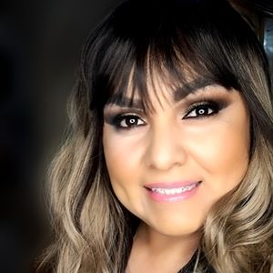 Meet your Posher, Adriana